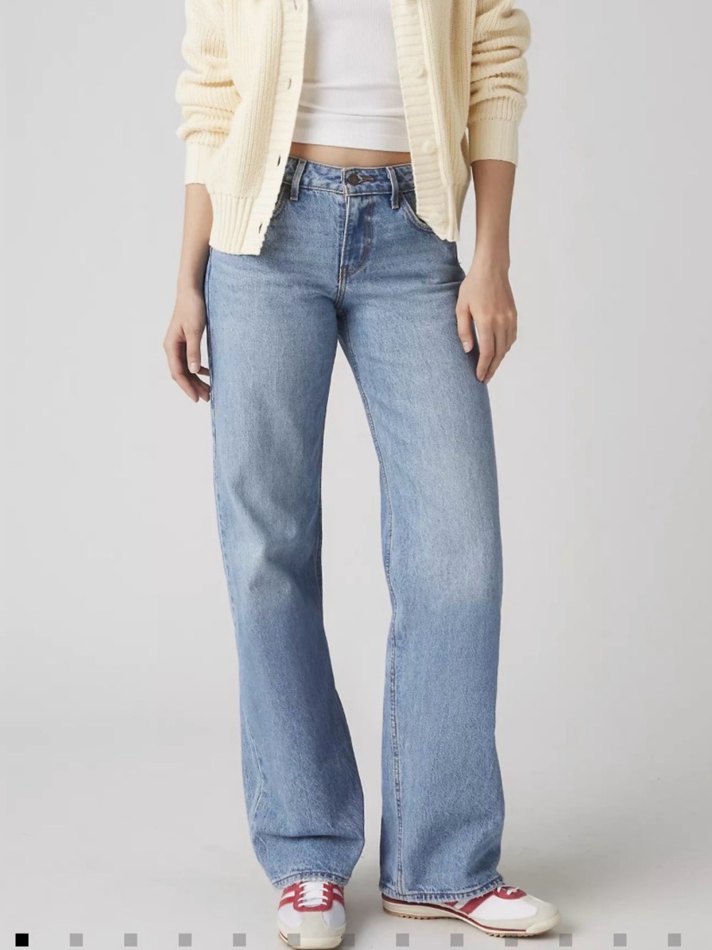 Levi low loose jeans size 26 mid wash
